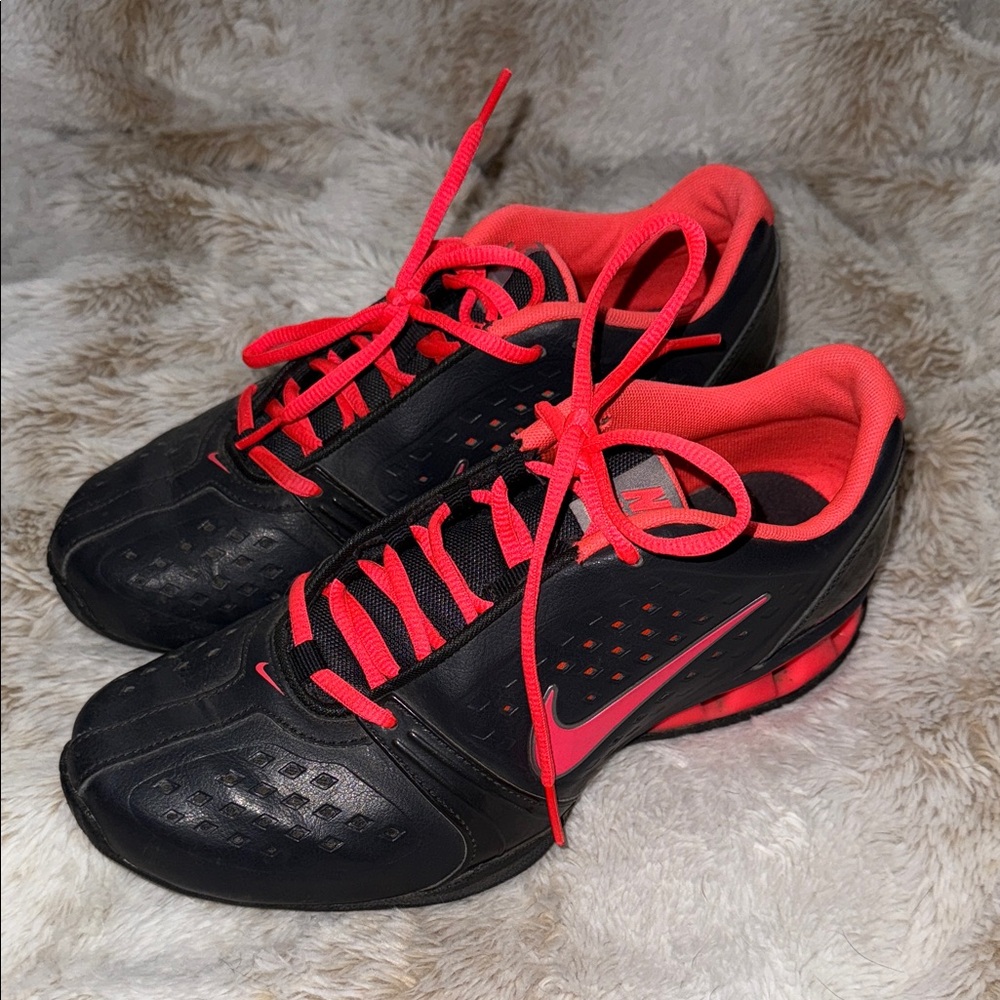 Women’s 8.5 Nike Reax Rockstar